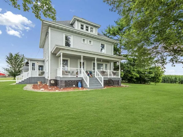 757 E 11th Rd, Wenona, IL 61377