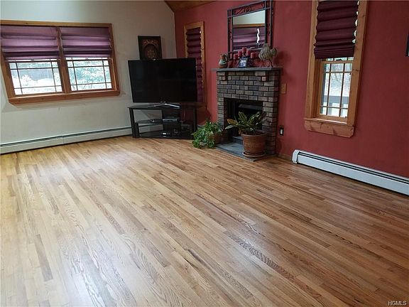 3rd image of 13 Gina Ln