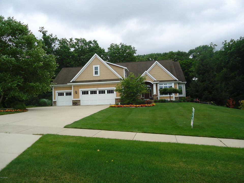 1st image of 678 Chancellor Dr SW