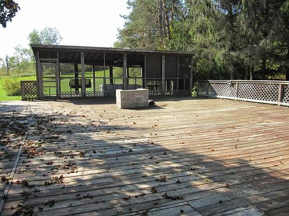 3rd image of 30 Ludington Dr