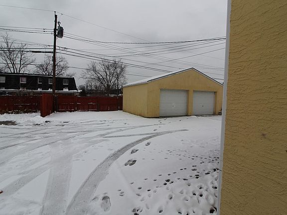 3rd image of 1148 McCarley Dr W