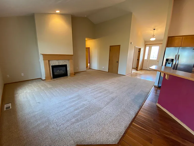 2405 N Lilac Way — Photo 10