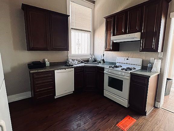 3rd image of 714 Tijeras Ave NW