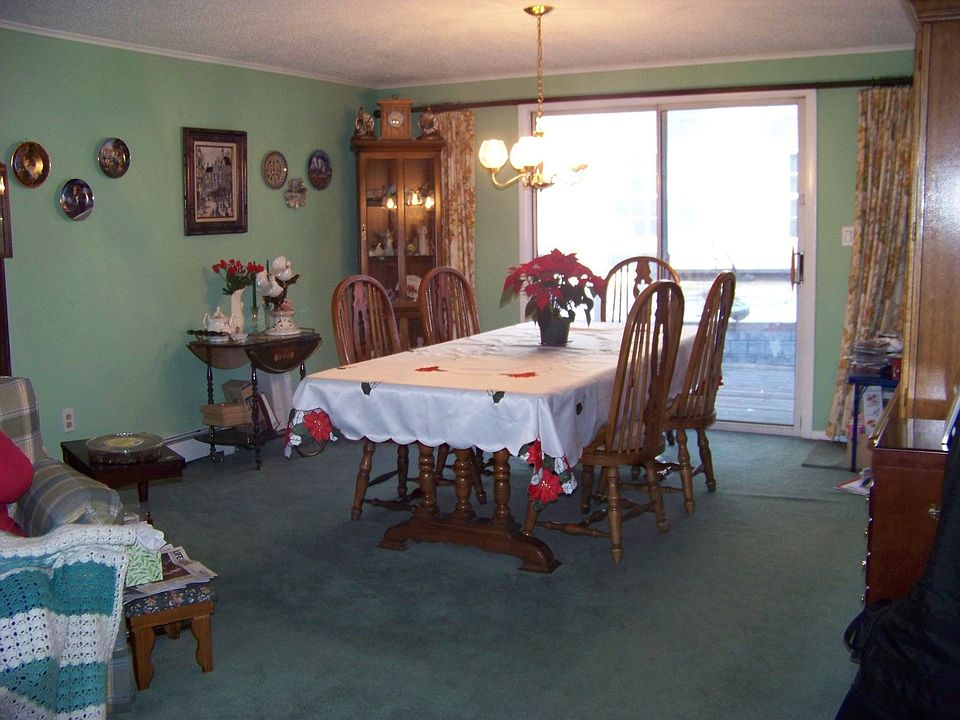 2nd image of 61 Brook St