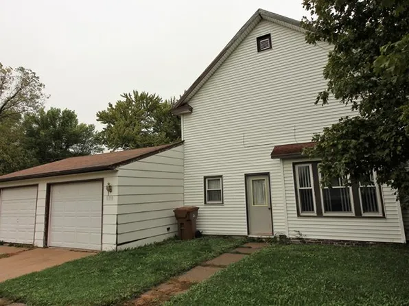 500 Garfield Ave, Farnhamville, IA 50538