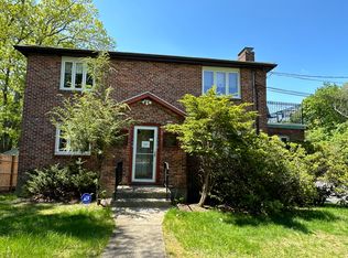 110 Craftsland Rd #108, Chestnut Hill, MA 02467