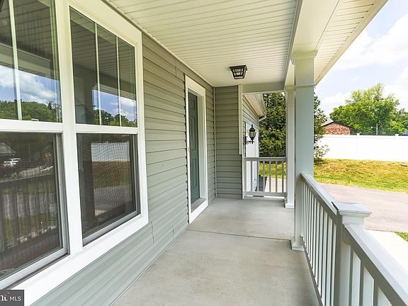 4th image of 273 Anderson Dr