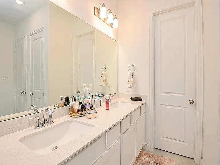 11021 Mikula Dr — Photo 26