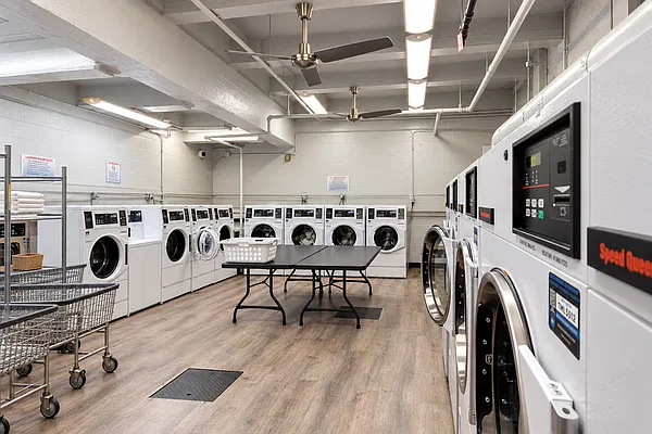 Building, photo 2