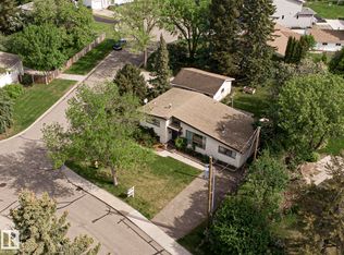 190 Willow St, Strathcona County, AB T8A1P8