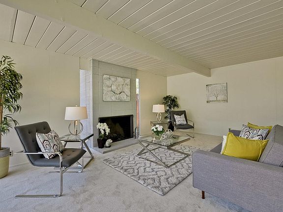 5th image of 681 Torrington Dr