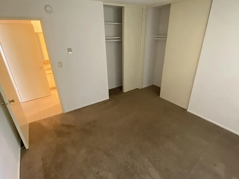 Bedroom With 2 Big Closets