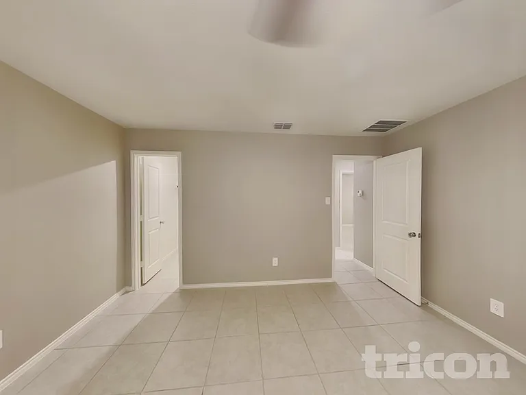 3103 Helix Bay Dr — Photo 6