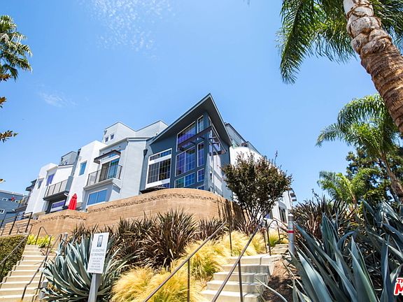 5th image of 5400 Playa Vista Dr APT 4