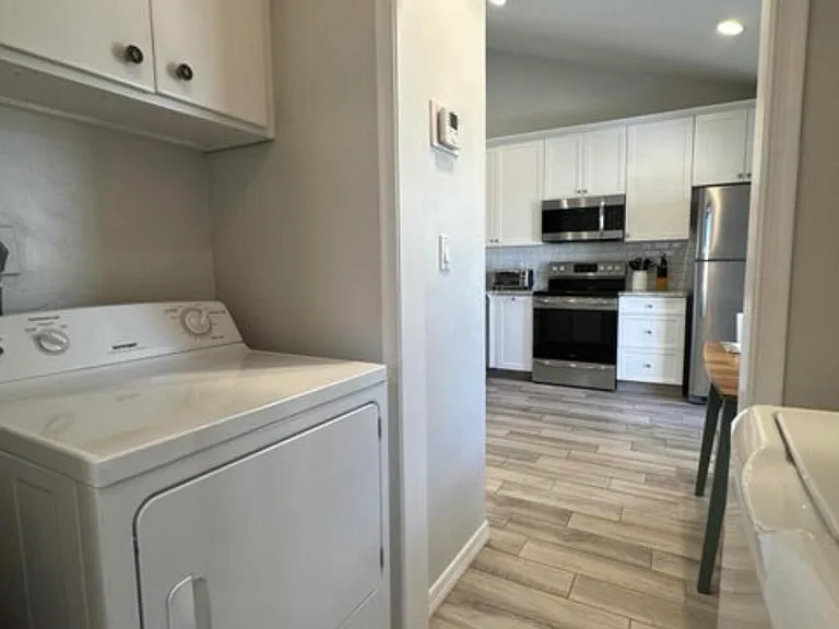 49 Douglas Dr — Photo 28
