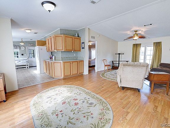 4th image of 5098 S Castlelake Ave