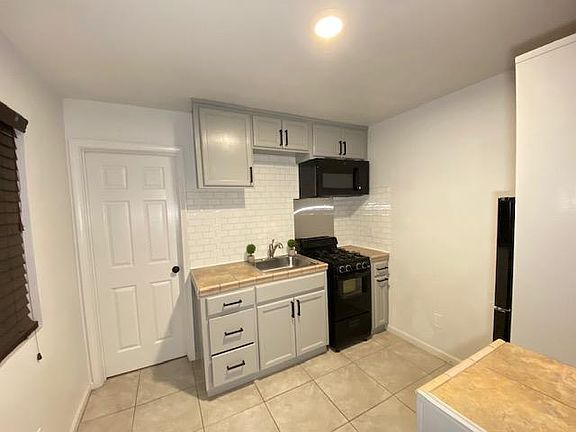 4th image of 15878 Julie Ln #2