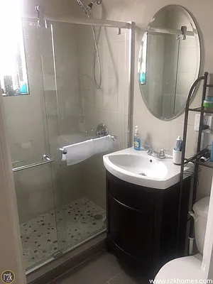 Rented by Realty 2000 Corp | media 22