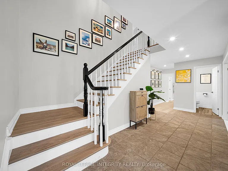 1218 Rideau Bend Cres — Photo 9