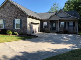 106 Sunny Hl, Pendleton, SC 29670