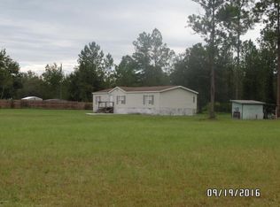 19697 Crews Rd, Glen Saint Mary, FL 32040