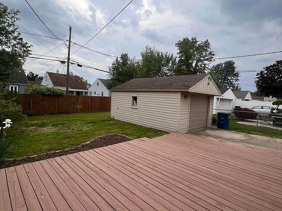 5th image of 2539 Castleton Ave
