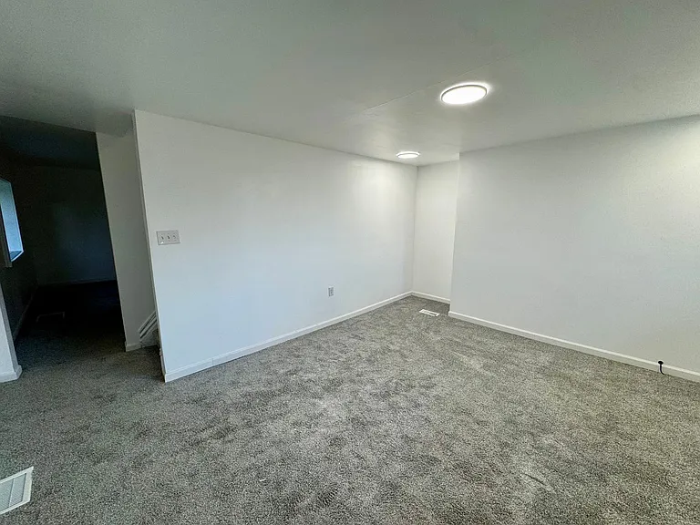 42 Climax St — Photo 6