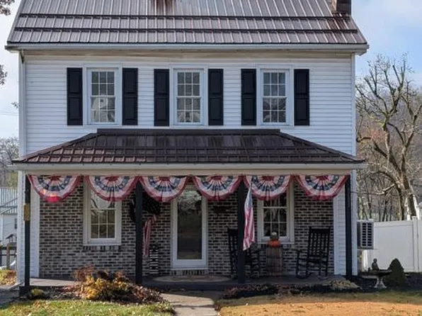 420 Locust St, Burnham, PA 17009