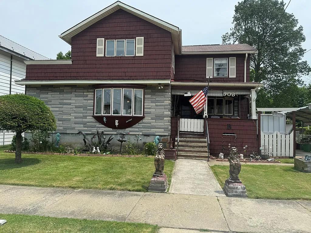 908 Magee St photo 1