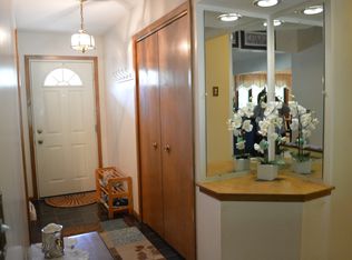 7275 Ames Rd, Parma, OH 44129