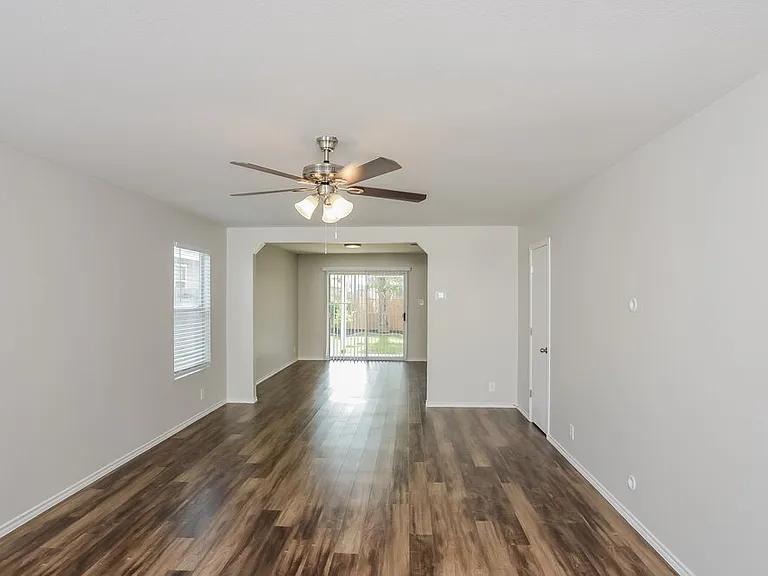 207 Cedron Chase — Photo 5
