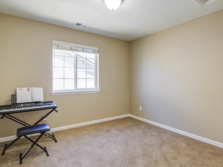 10698 Worthington Cir — Photo 25