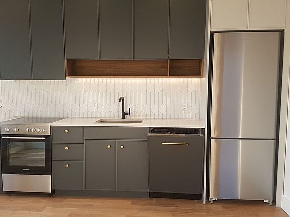 4th image of 307 Grand St APT 2A