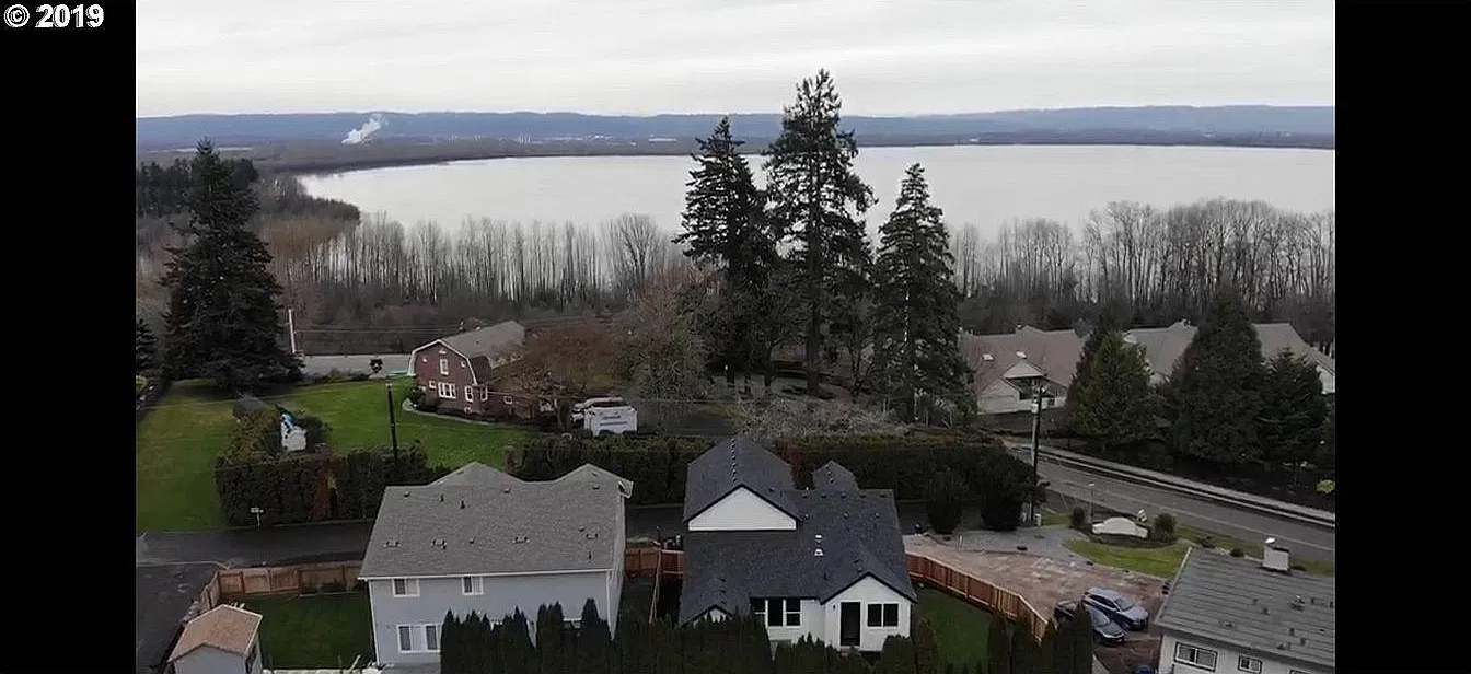2108 NW Kelly Dr — Photo 3