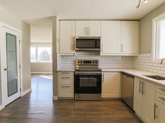 3 Kitchen_07282022