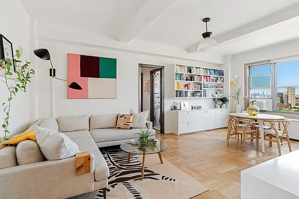 Sold by Compass | media 1