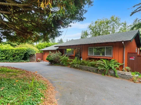 2010 Malone Rd, Crescent City, CA 95531