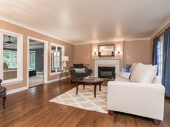5th image of 337 Park Dr