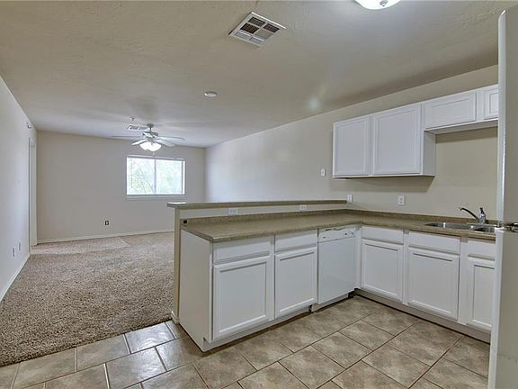 3rd image of 1220 12th Ave SE Unit 1210