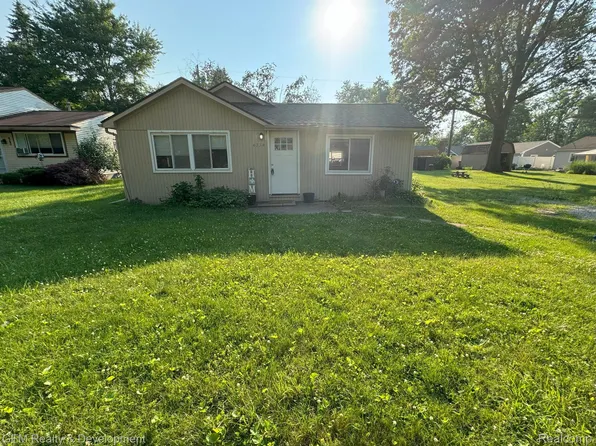 4234 Crestdale Ave, West Bloomfield, MI 48323
