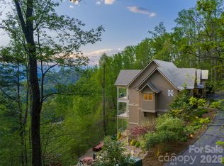 32 Timberwolf Ct, Asheville, NC 28804