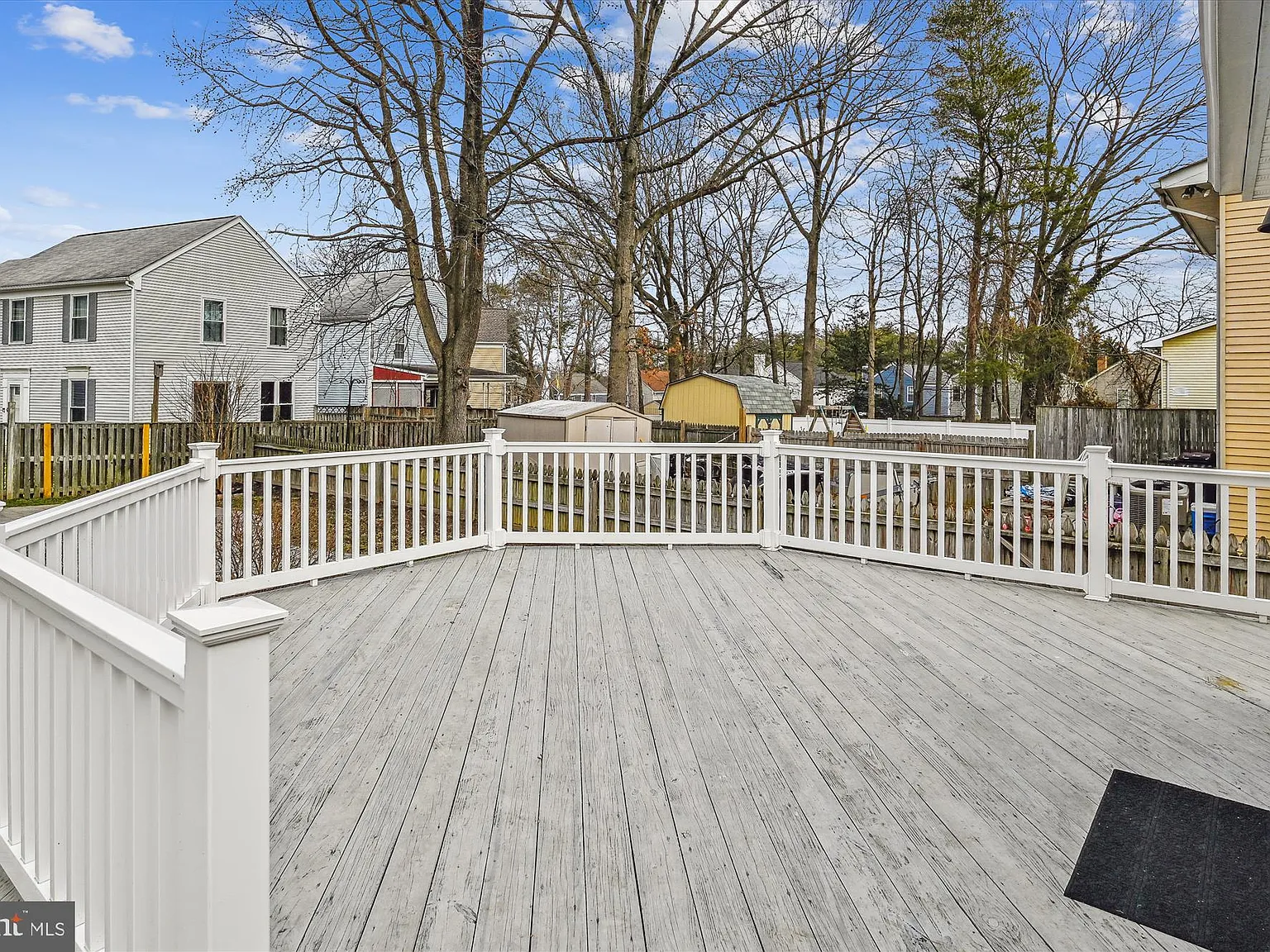 2 bed, 735 sqft, $2,300 — Photo 3