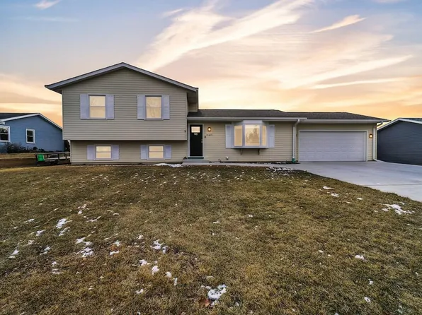 9415 Dunkelow ROAD, Franksville, WI 53126