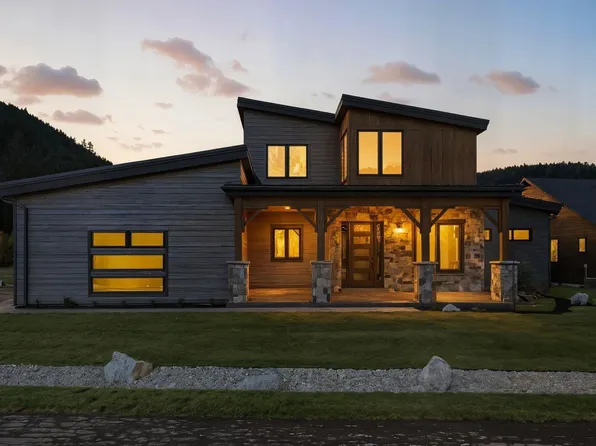 11 Alpenrose Ln, Sandpoint, ID 83864