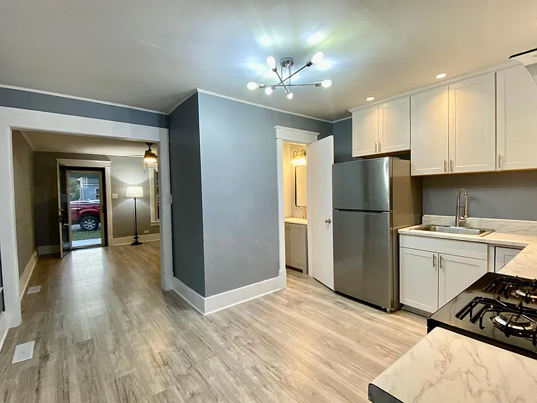 2059 May Ave — Photo 13