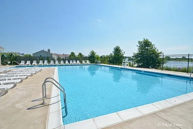 2540 Carlisle Ln — Photo 25