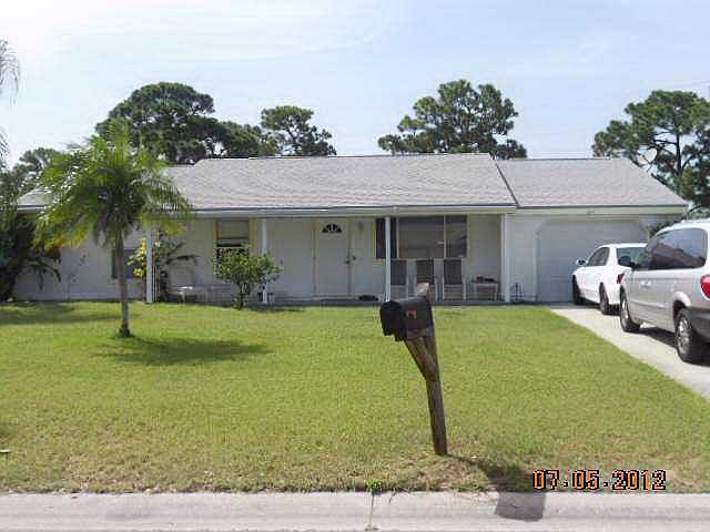1st image of 2111 SE Flagstone Ct