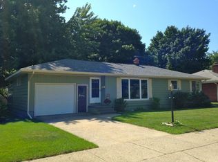 426 Arlington St, Grand Haven, MI 49417