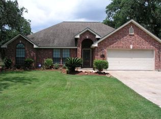 1214 Remington Ct, Angleton, TX 77515