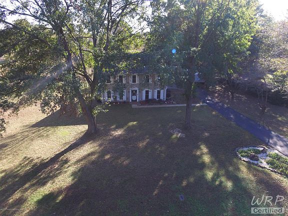 2nd image of 3231 Summerhill Dr